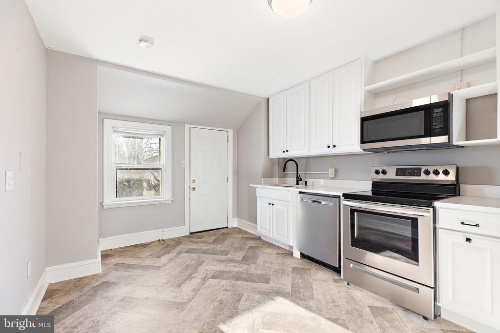 1614 N Broom Street - Photo 2