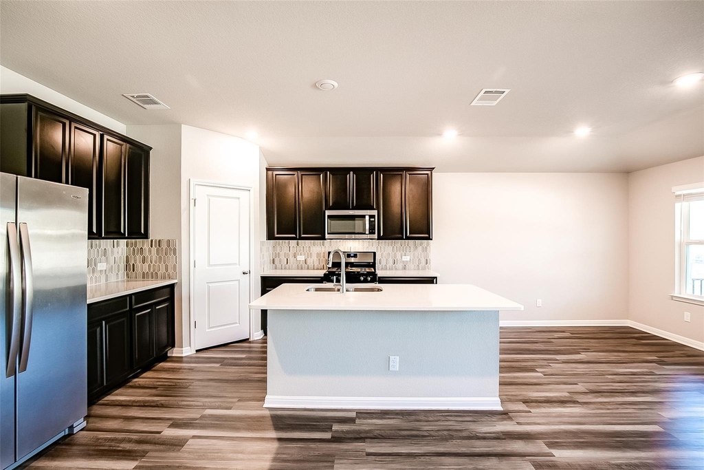1601 Longhorn Ranch Dr - Photo 8