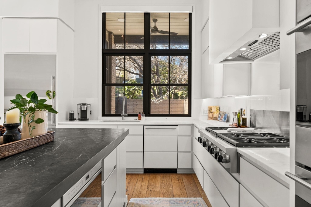 615 Harthan St - Photo 10