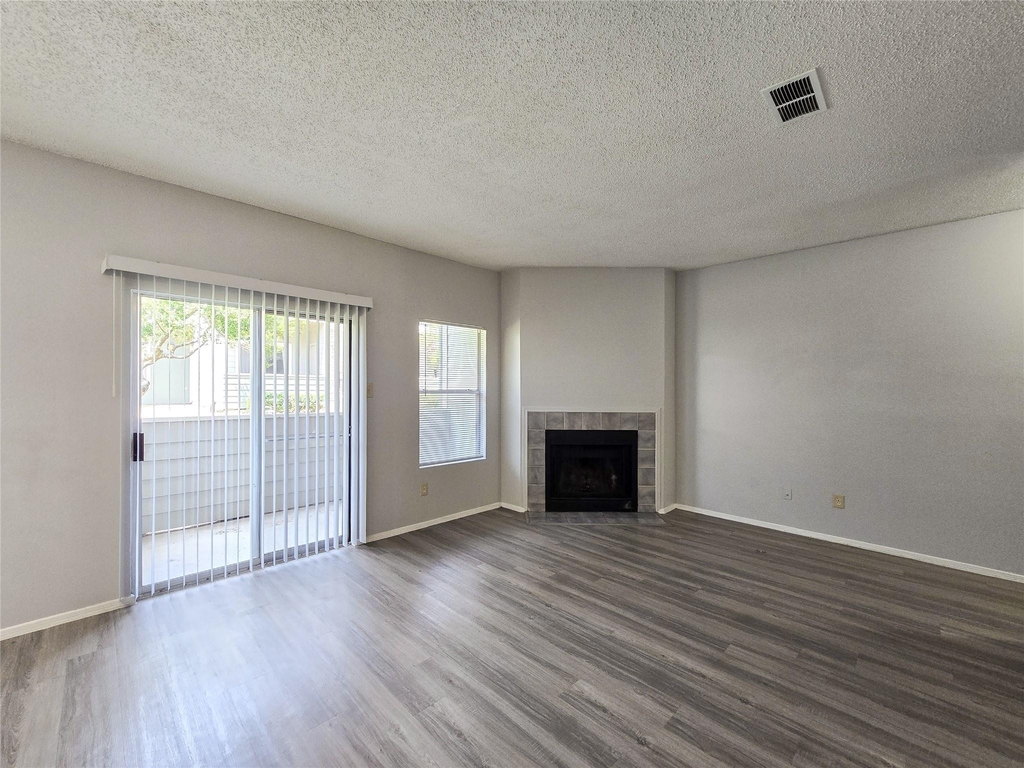 12166 Metric Blvd - Photo 3