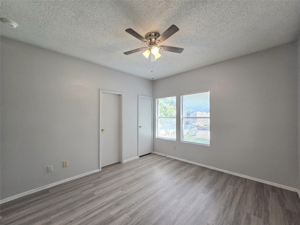 12166 Metric Blvd - Photo 8