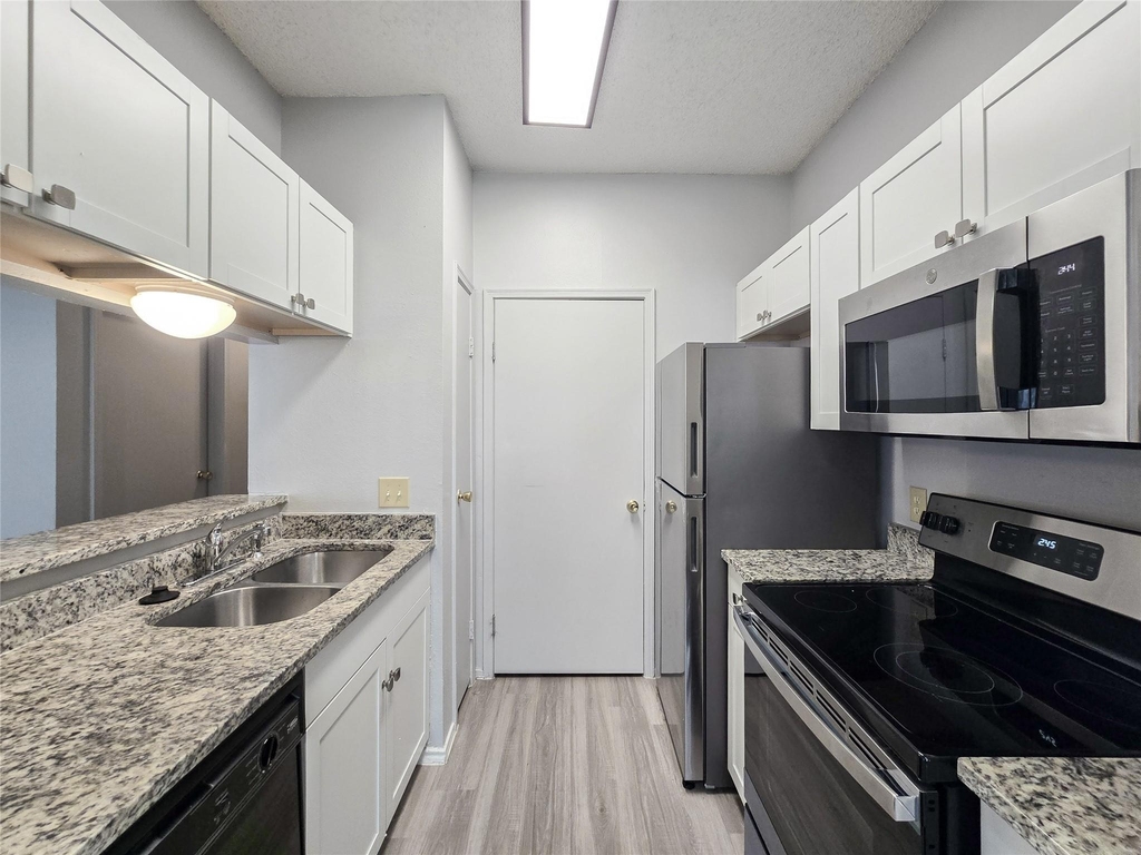 12166 Metric Blvd - Photo 5