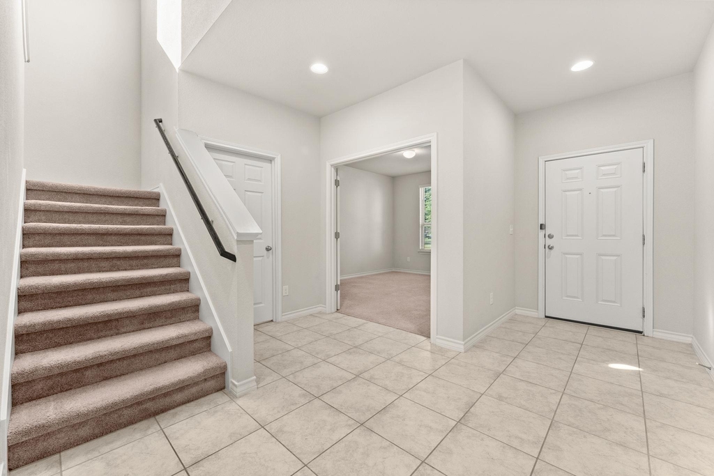 740 Aliso Trl - Photo 3