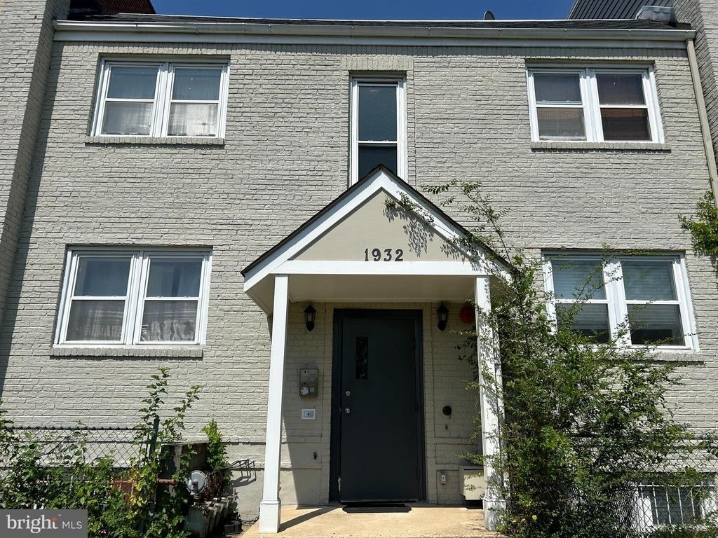 1932 3rd Street Ne - Photo 1