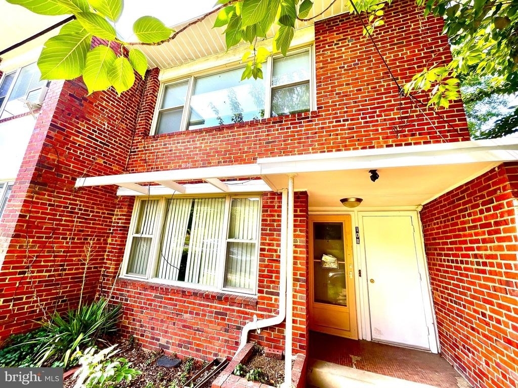 108 Varnum Street Ne - Photo 2