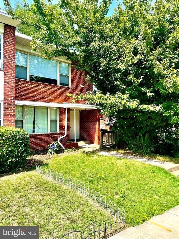 108 Varnum Street Ne - Photo 1
