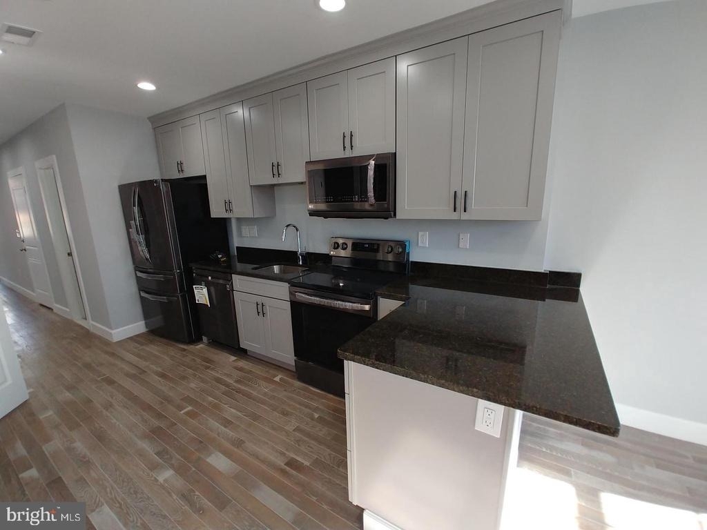 752 Lamont Street Nw - Photo 6