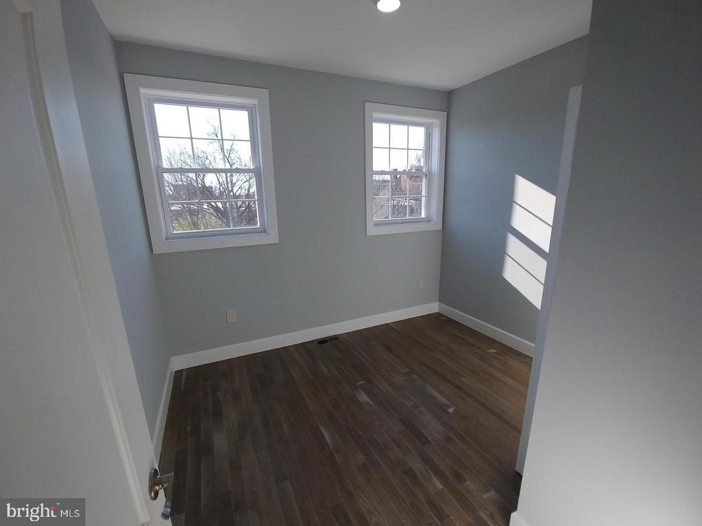 752 Lamont Street Nw - Photo 17