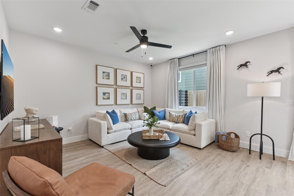 9304 Felix Sparke Dr - Photo 3