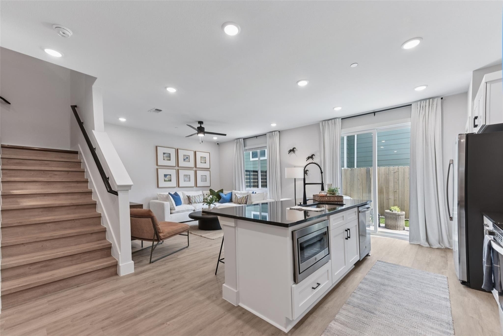 9304 Felix Sparke Dr - Photo 8