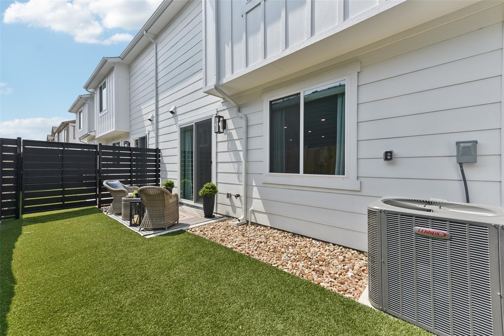 9304 Felix Sparke Dr - Photo 34