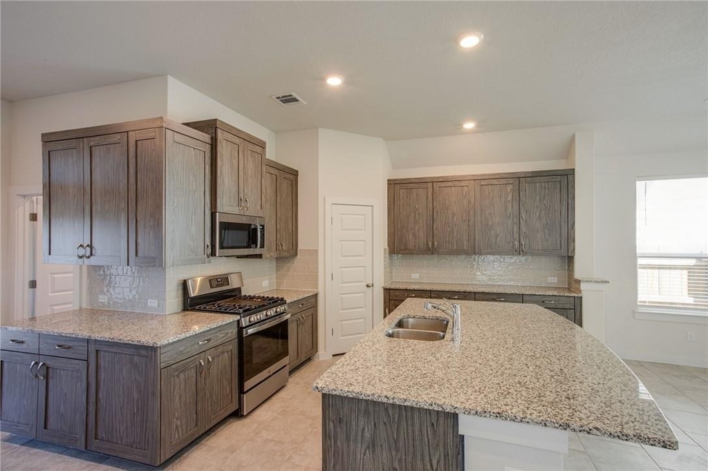 608 Saturnia Dr - Photo 13