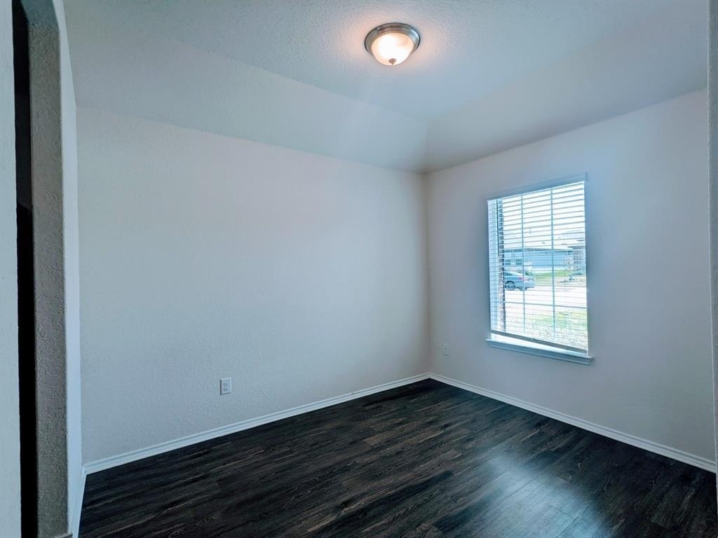 121 Dylan Dr - Photo 2