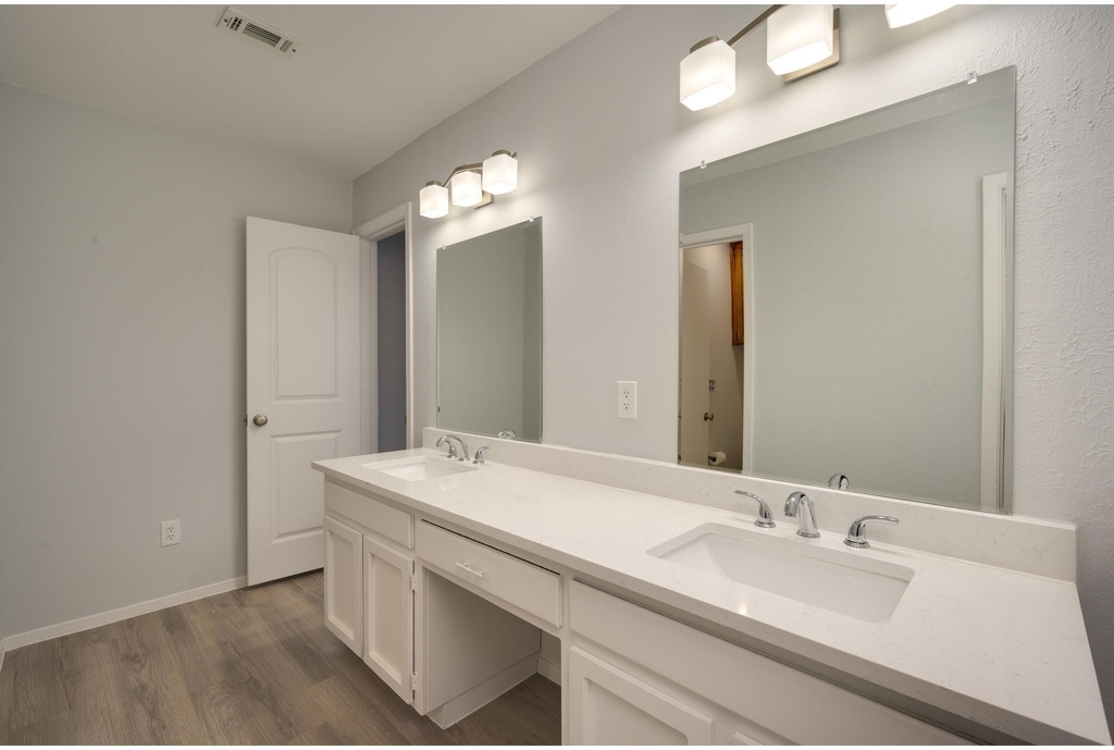 2104 Magazine St - Photo 19
