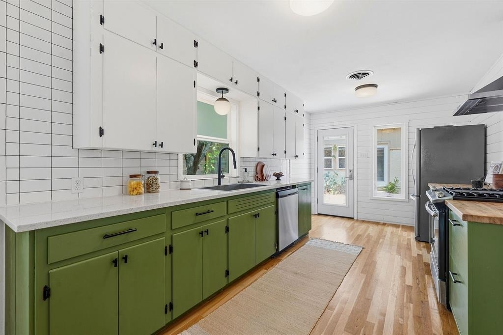 900 Stark St - Photo 7