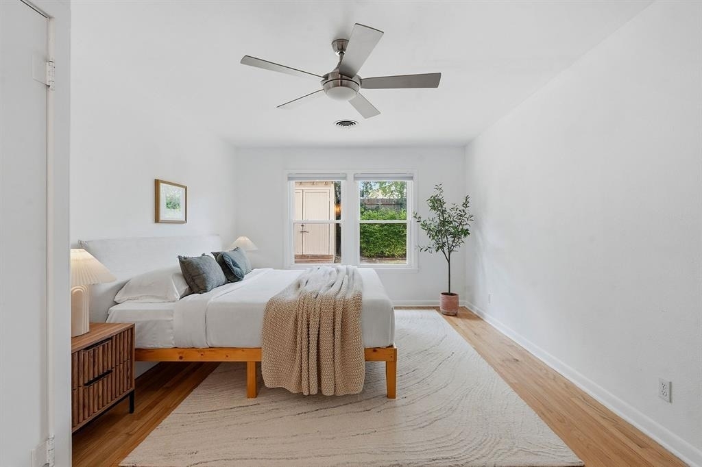 900 Stark St - Photo 12