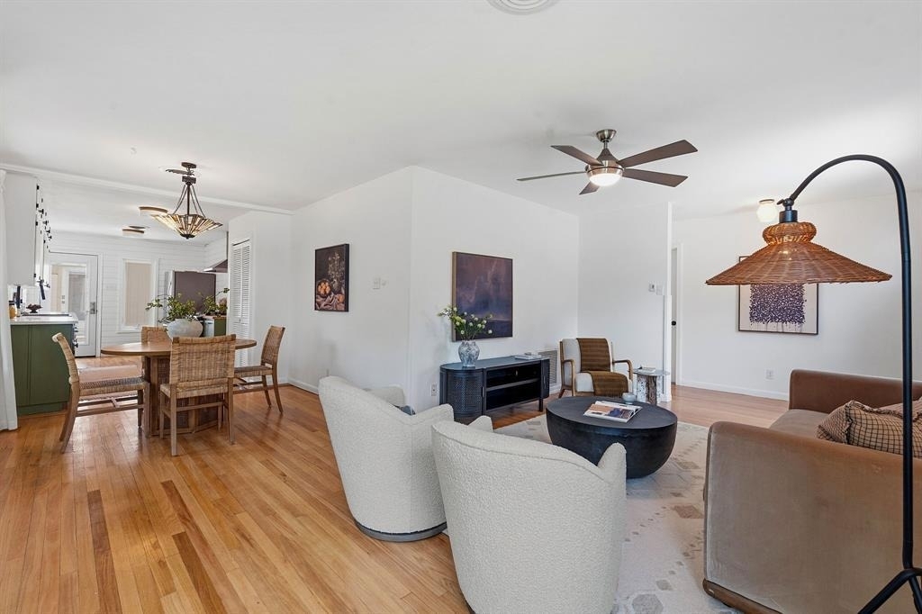 900 Stark St - Photo 4