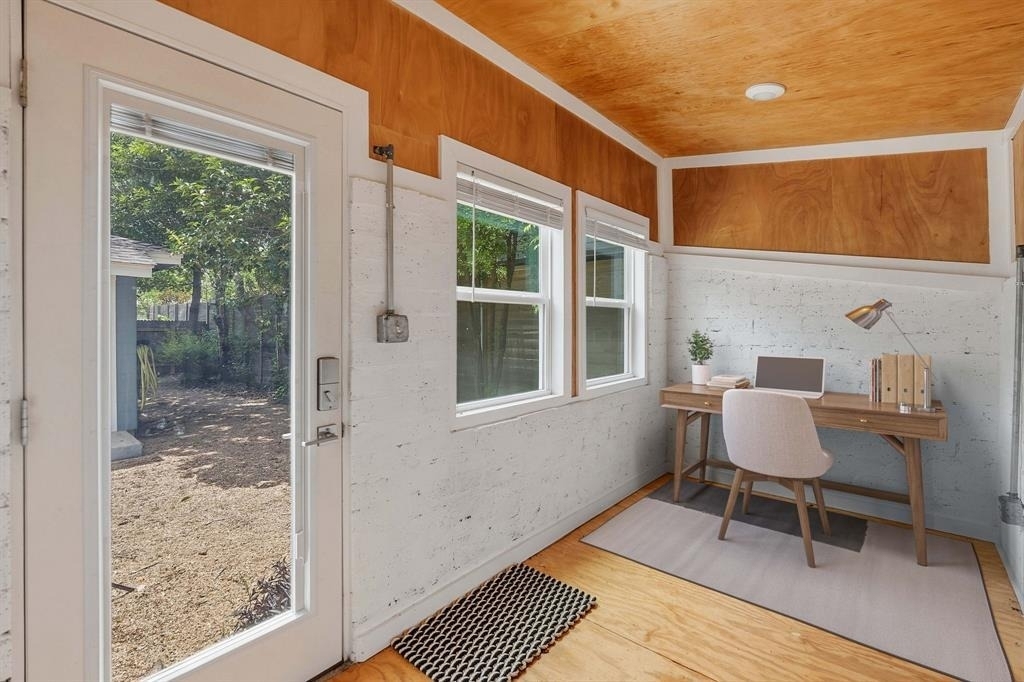 900 Stark St - Photo 20