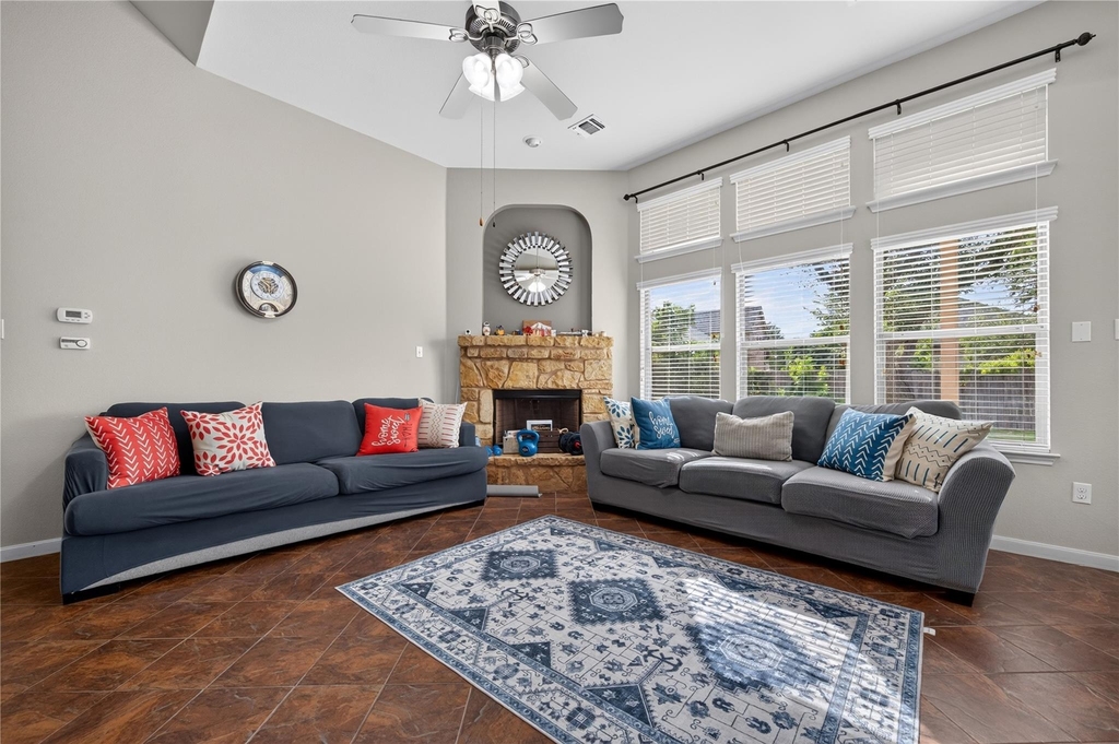 112 Latitude Ln - Photo 3