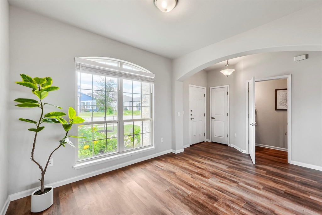9816 Eloquence Dr - Photo 4