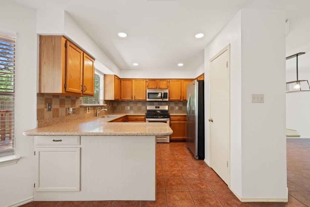 1901 Lobelia Dr - Photo 12