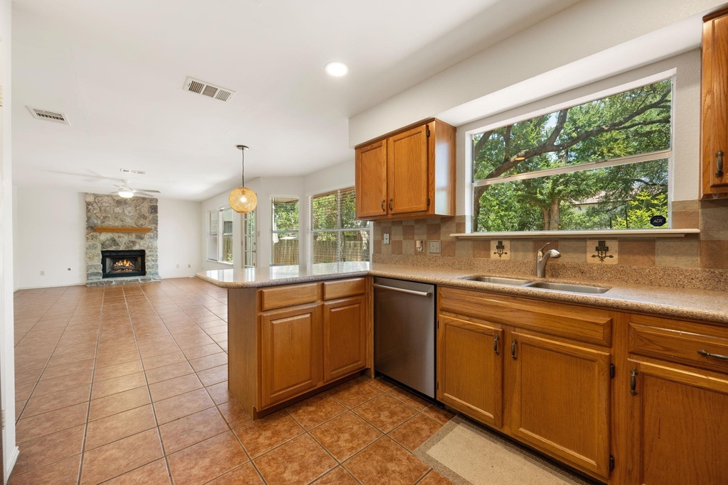 1901 Lobelia Dr - Photo 15
