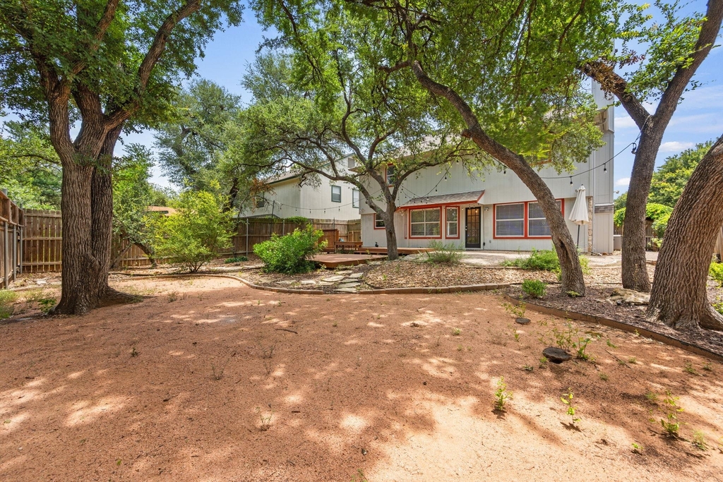 1901 Lobelia Dr - Photo 31