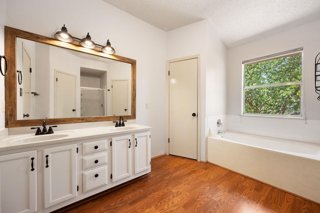 1901 Lobelia Dr - Photo 19