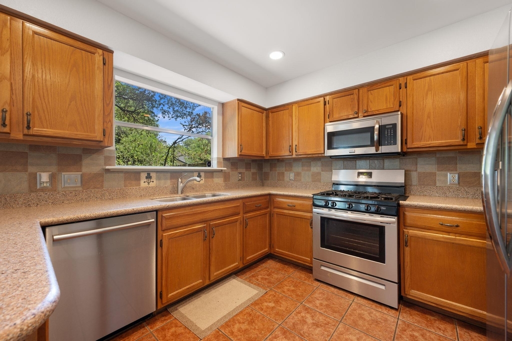 1901 Lobelia Dr - Photo 13