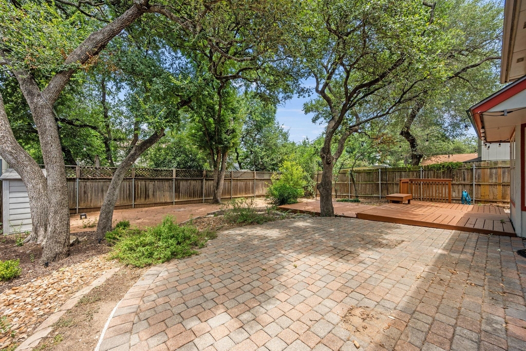 1901 Lobelia Dr - Photo 29