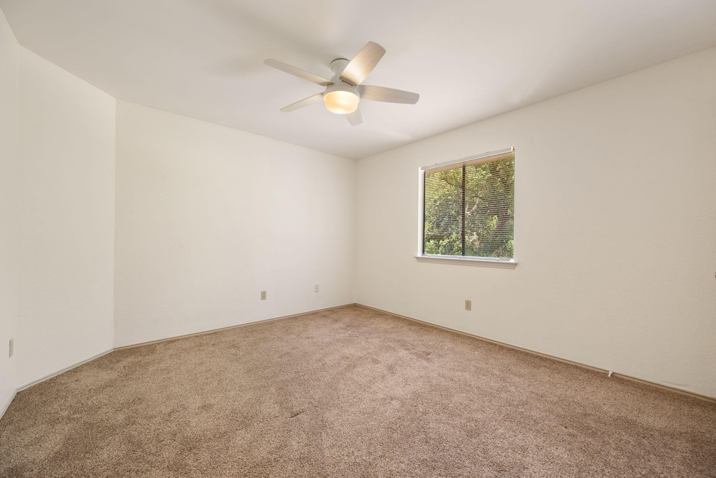 1901 Lobelia Dr - Photo 24
