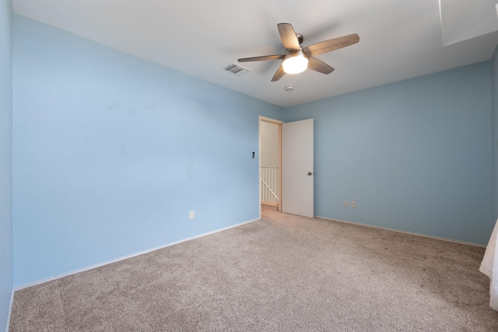 1901 Lobelia Dr - Photo 28