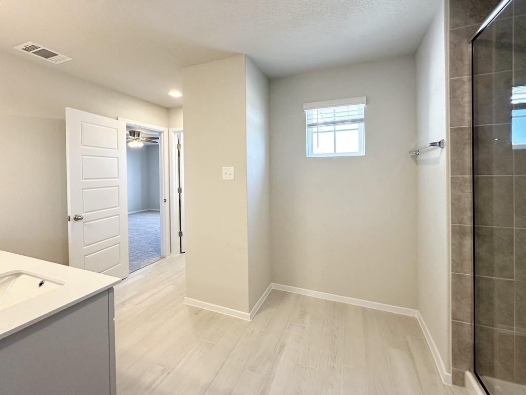 163 Haywood Mnr - Photo 17