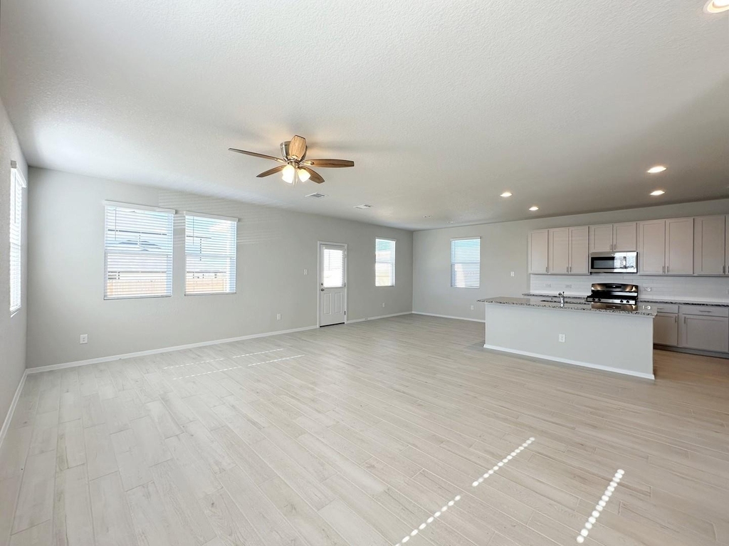 163 Haywood Mnr - Photo 6