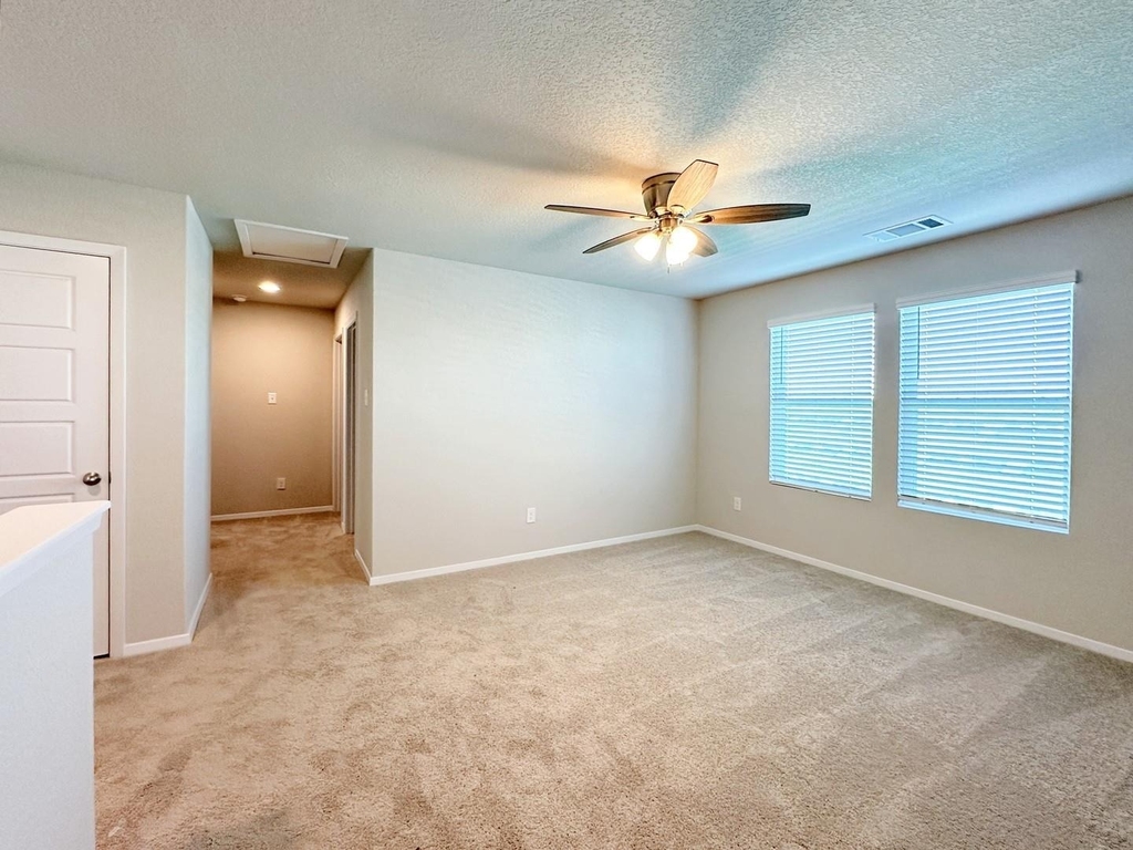 163 Haywood Mnr - Photo 13