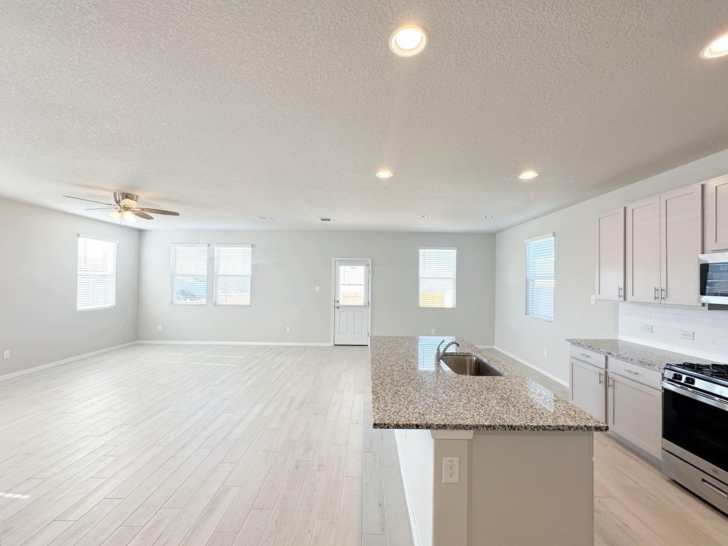 163 Haywood Mnr - Photo 9