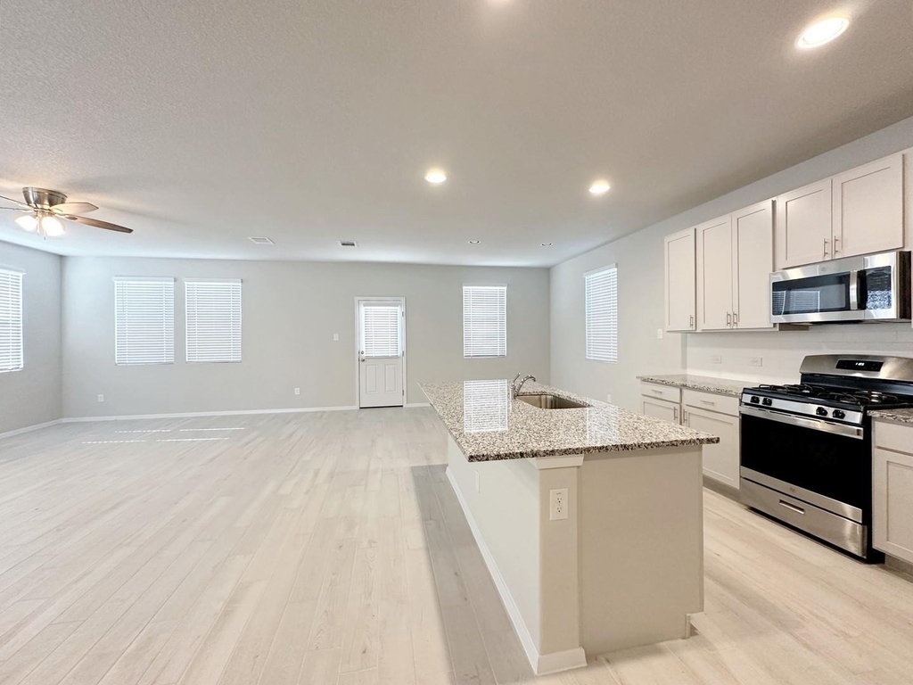 163 Haywood Mnr - Photo 8