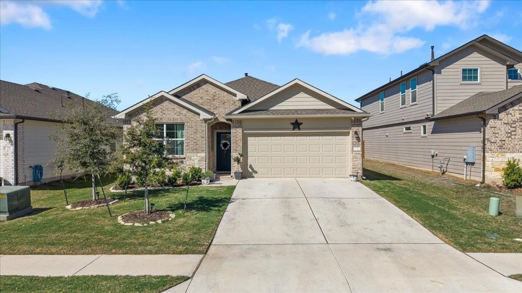 112 Rainmaker Cv - Photo 0