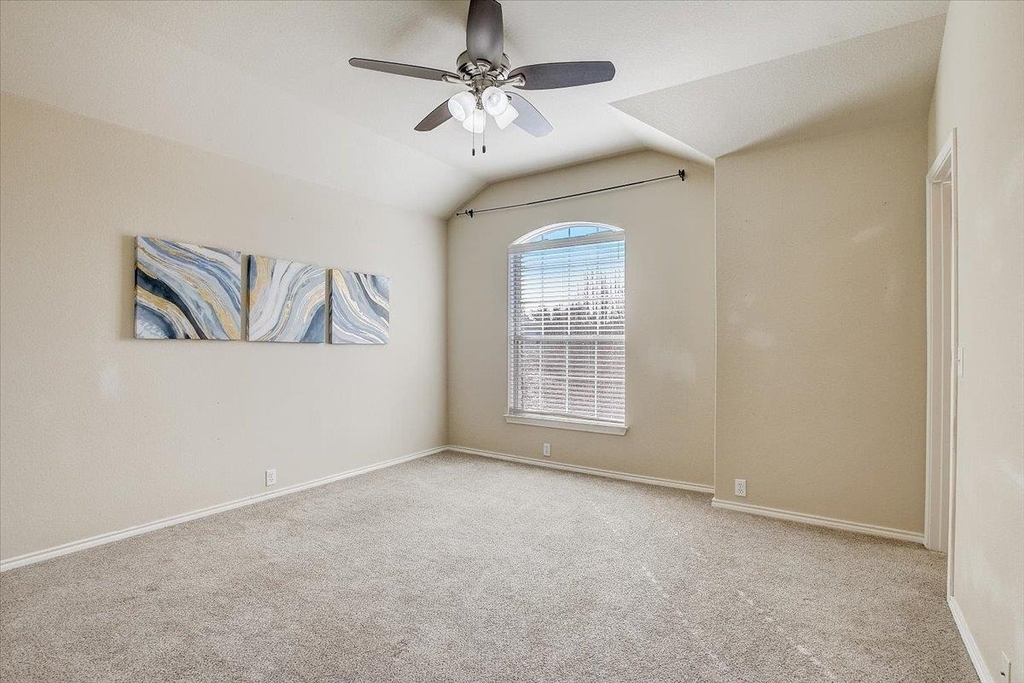 537 Golden Creek Dr - Photo 36