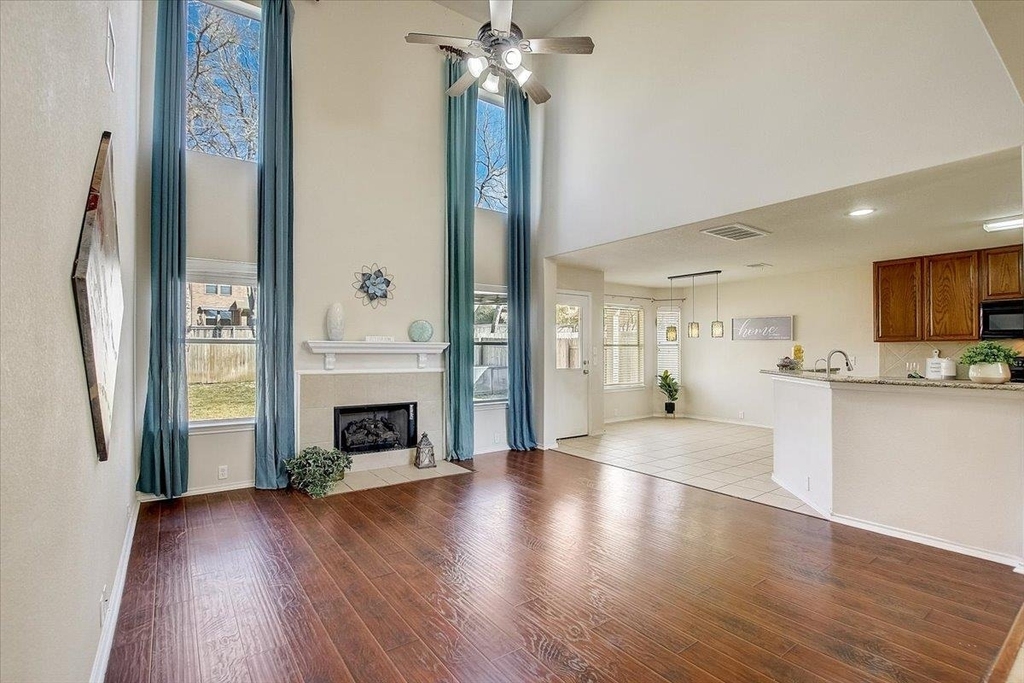 537 Golden Creek Dr - Photo 10