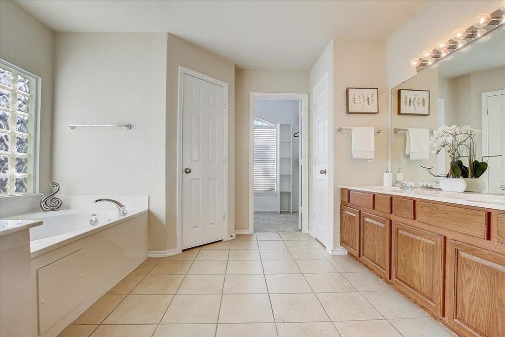 537 Golden Creek Dr - Photo 28