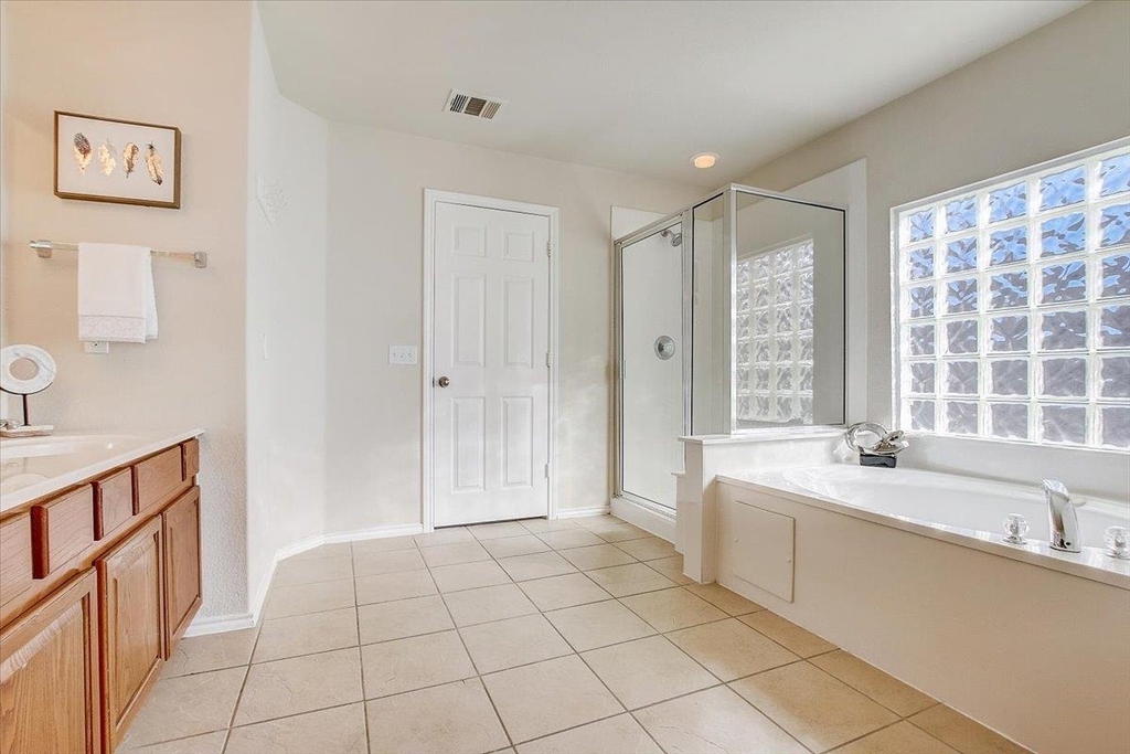 537 Golden Creek Dr - Photo 29