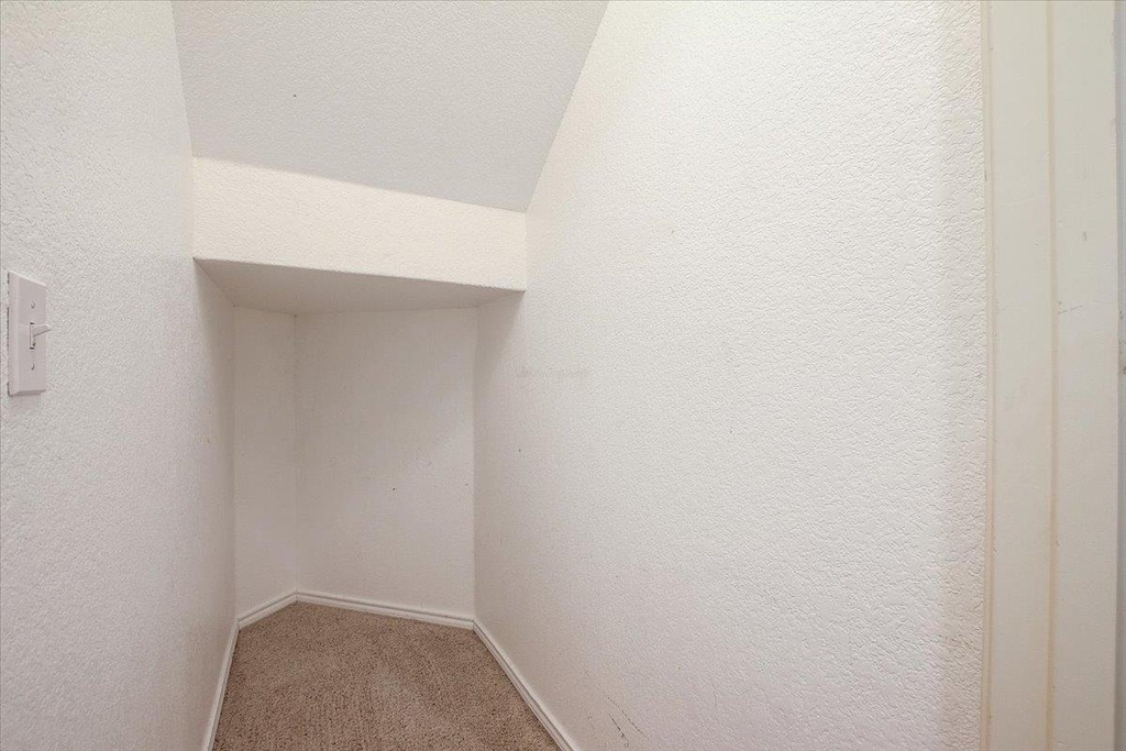 537 Golden Creek Dr - Photo 20