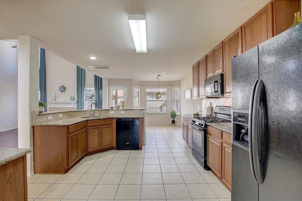 537 Golden Creek Dr - Photo 14