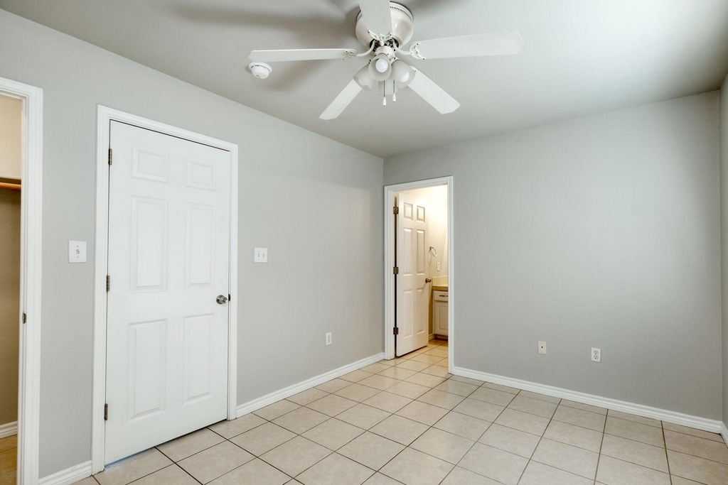 107 Castleberry Ct - Photo 10