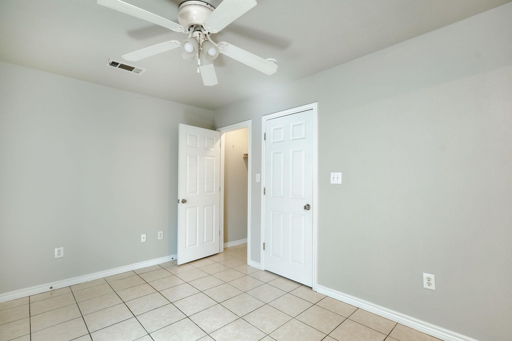 107 Castleberry Ct - Photo 9