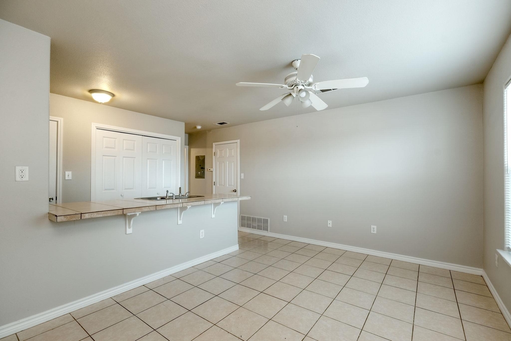 107 Castleberry Ct - Photo 4