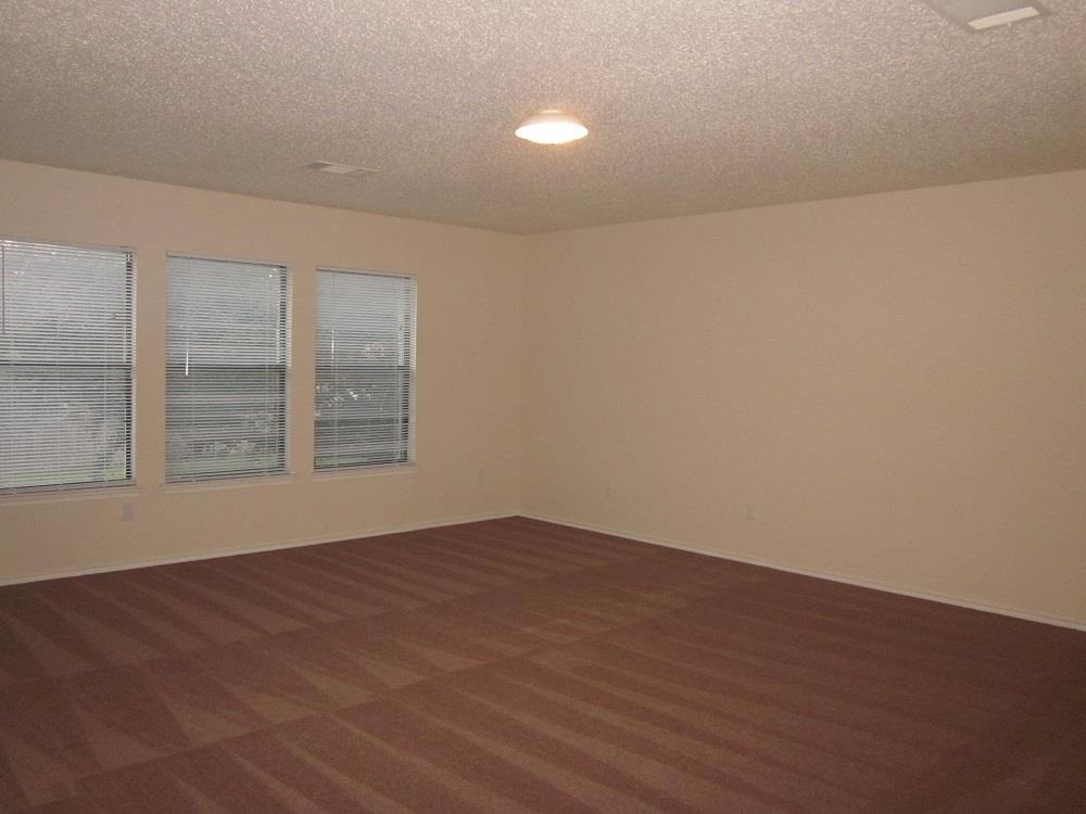 1102 Comfort St - Photo 8