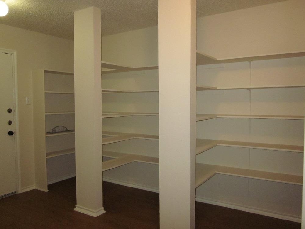 1102 Comfort St - Photo 5