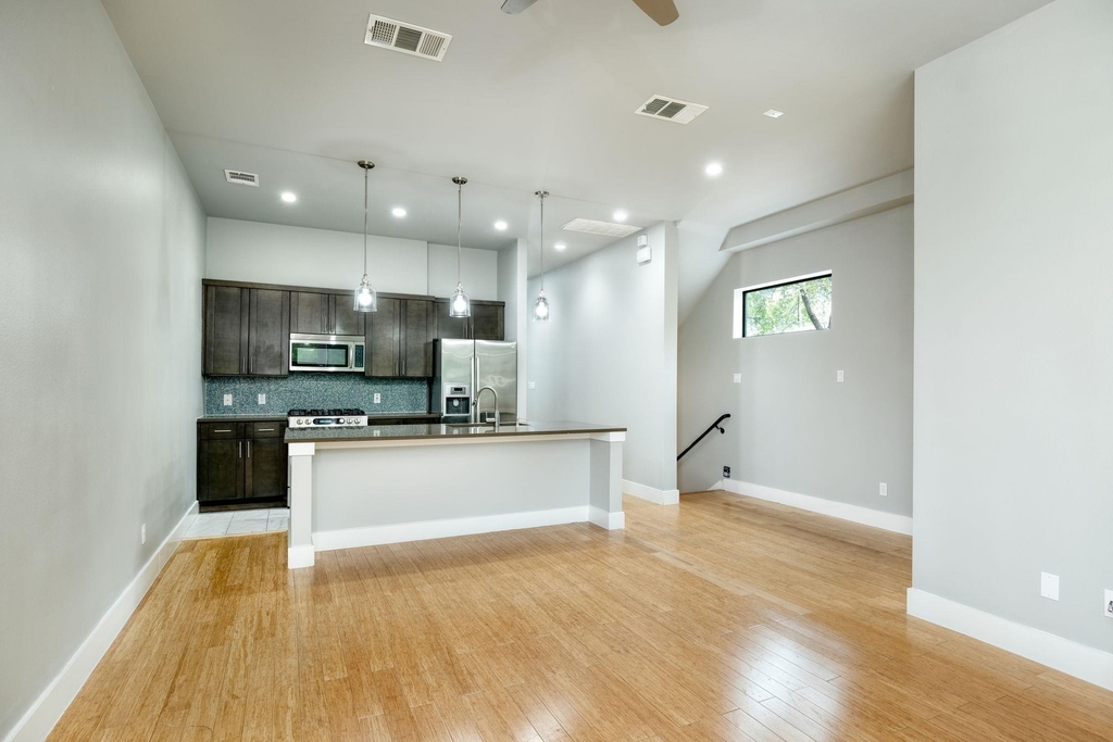 3000 Speedway St - Photo 0